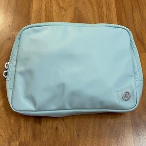 ❤️ Lululemon Large Everywhere Bag in Pelican *Asia Exclusive NWT